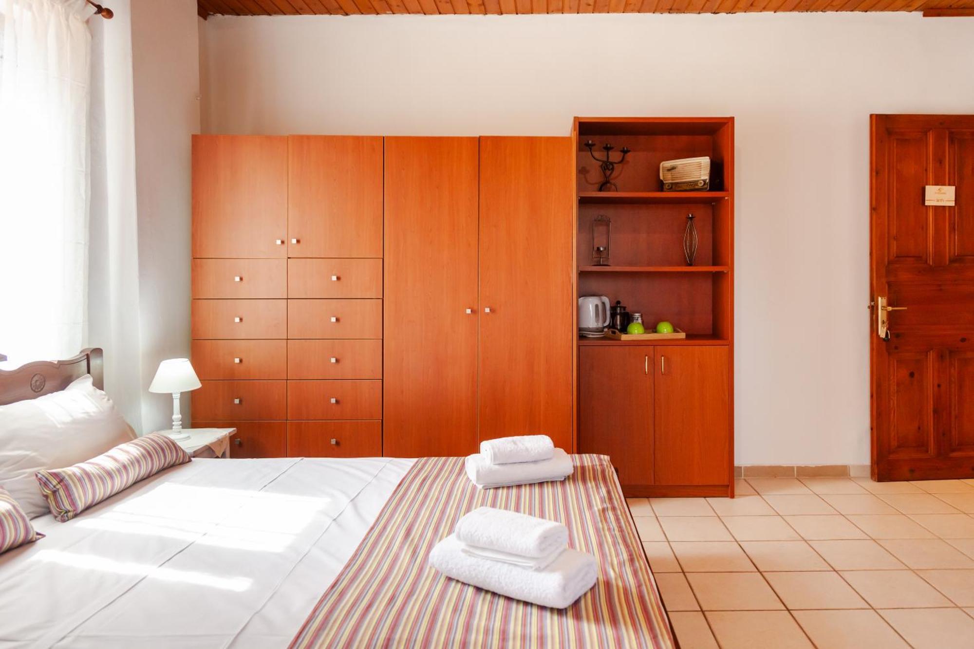 Amnisiades Apartments Karteros Zewnętrze zdjęcie