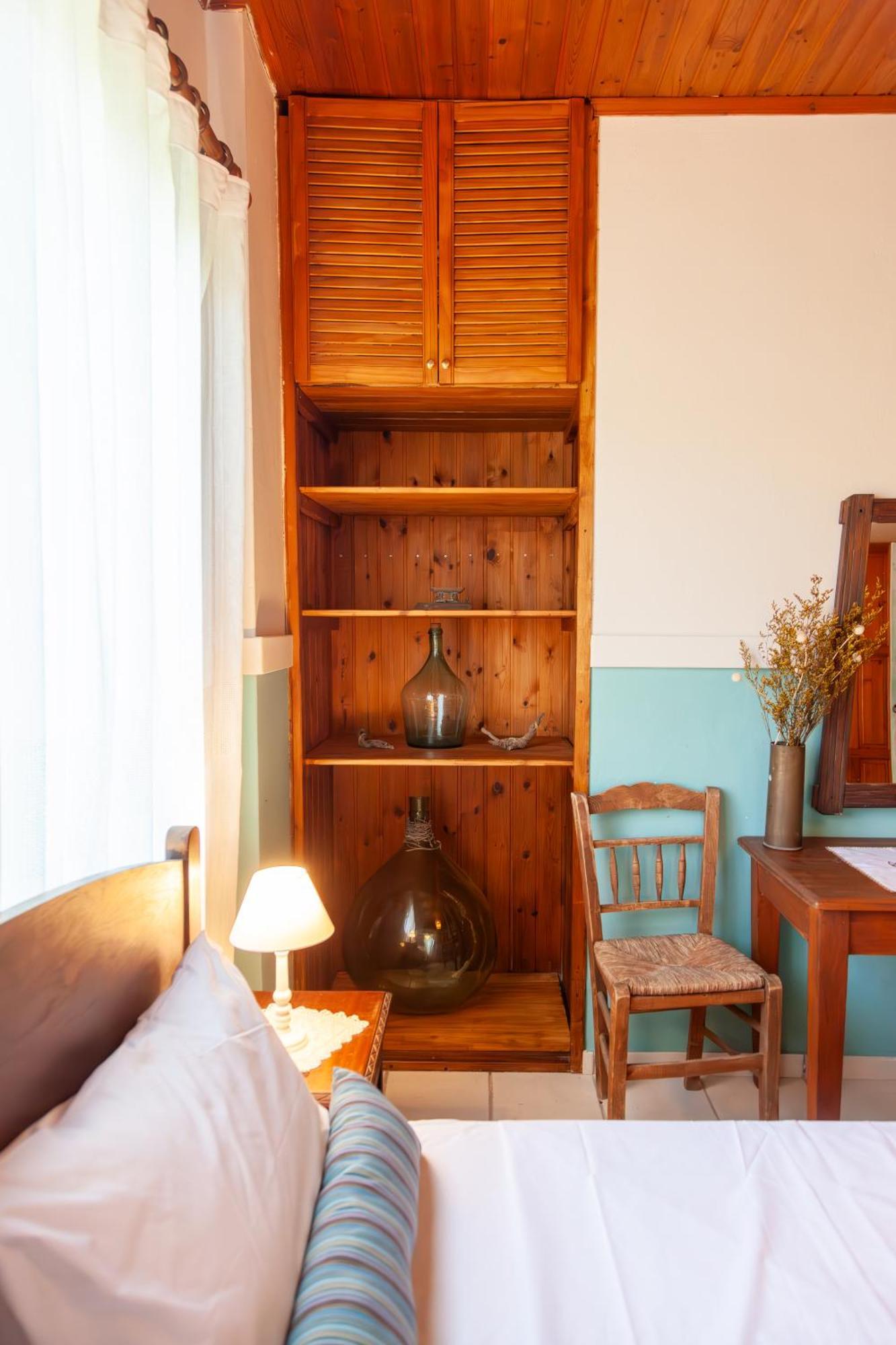 Amnisiades Apartments Karteros Zewnętrze zdjęcie